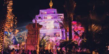 Aquaventure After Dark