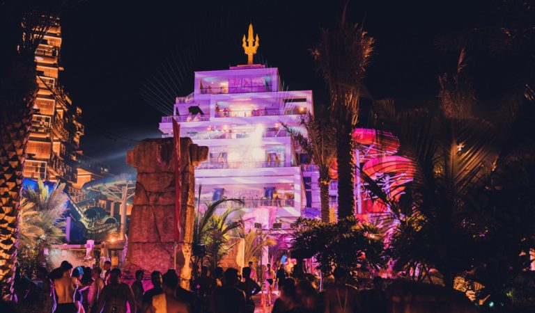 Aquaventure After Dark Returns: Dubai’s Ultimate Waterpark Party!