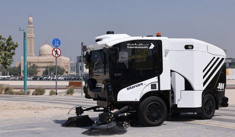 Dubai Municipality Introduces Self-Driving Robots Clean Beaches in Dubai