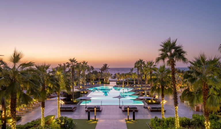 Breathtaking Views And Embrace Luxury At Banyan Tree Dubai
